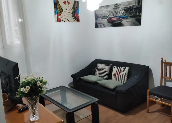 San Isidro Labrador, apartamento en Las Vistillas junto a metro Puerta de Toledo